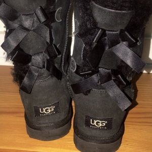 black bailey bow UGG boots!!